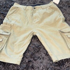 Ping pong pro men’s tan cargo shorts size 32 NWOT.